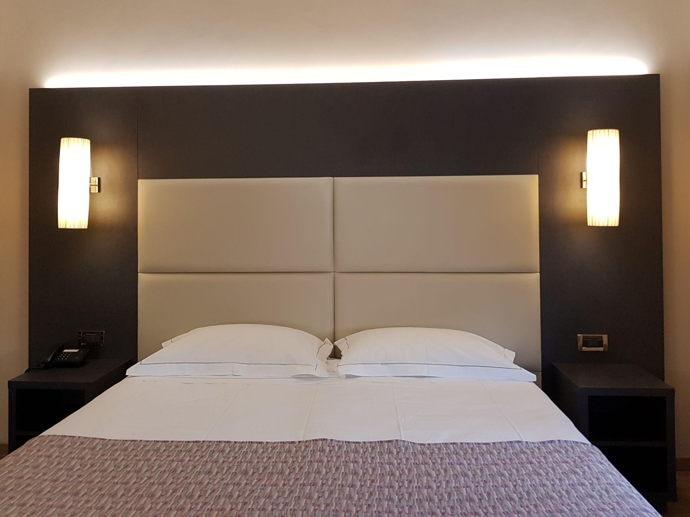 Astra Hotel Ферара Екстериор снимка