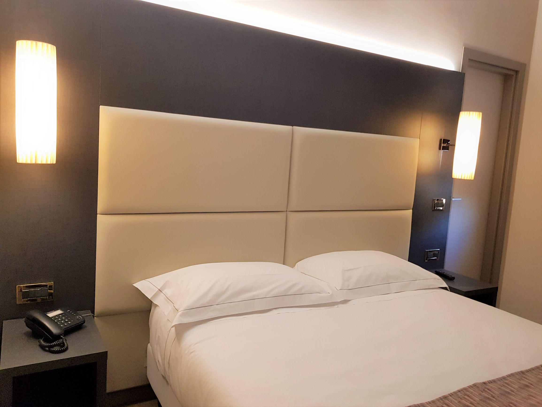 Astra Hotel Ферара Екстериор снимка