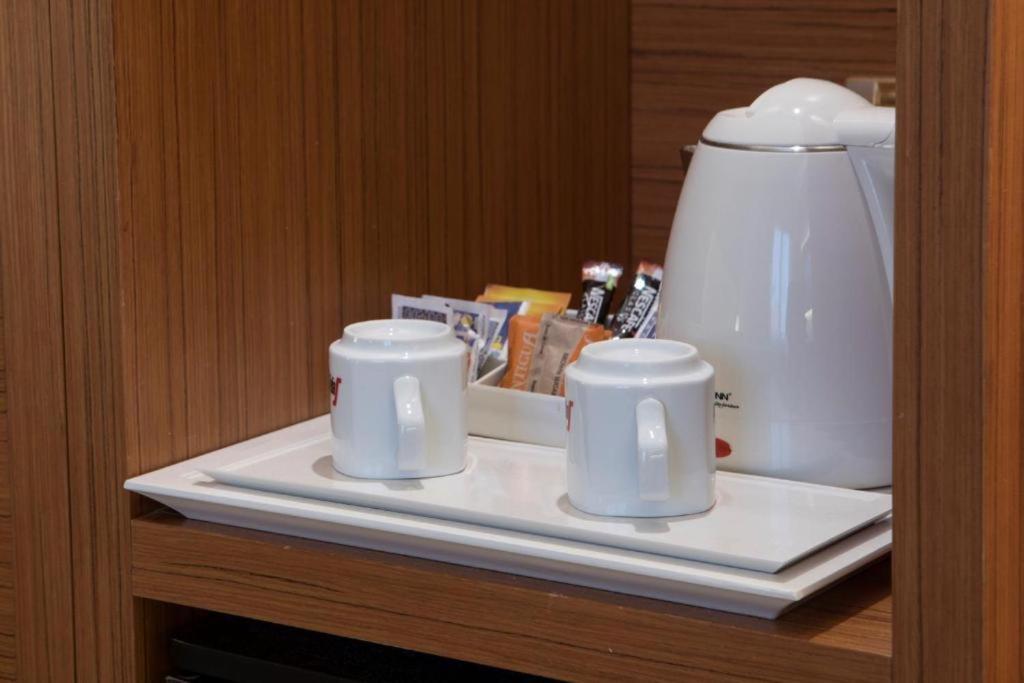 Astra Hotel Ферара Екстериор снимка